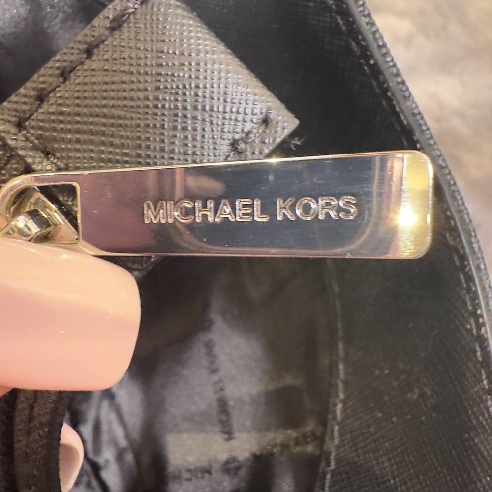 Michael Kors  Jet Set Signature Logo Shoulder Bag Like New - Picture 11 of 14